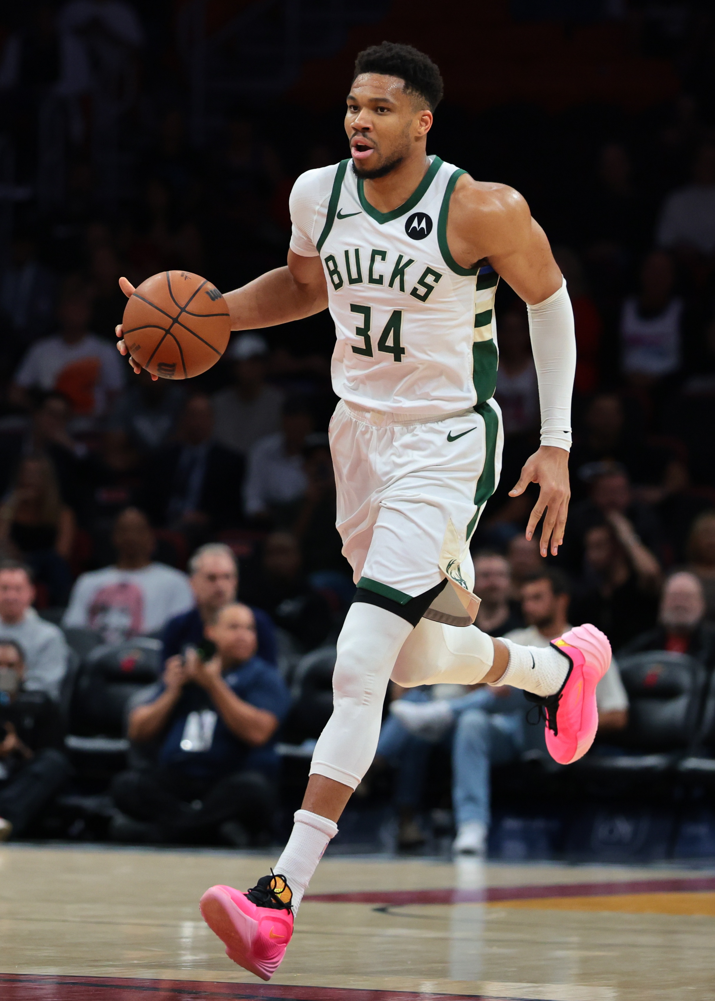 开云电子-里弗斯：字母想兄弟同台但他没完全康复 我夹在中间进退两难